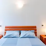 Apartamento Cà Maria Vittoria By Happyhostorino *