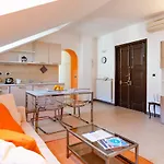 Apartamento Cà Maria Vittoria By Happyhostorino Turim
