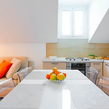 Ca Maria Vittoria By Happyhostorino